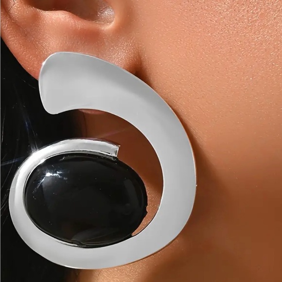 Exaggerated Jewelry set. Necklace and Earring Set. New - Picture 6 of 10